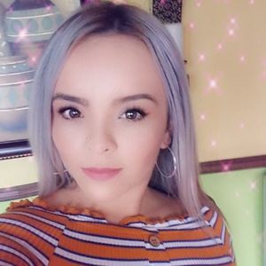 Meet your Posher, Cinthya